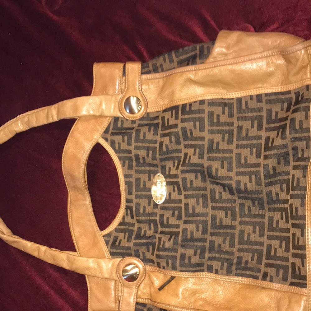 Authentic Extra Large Fendi bag/gods__love444 don’t buy